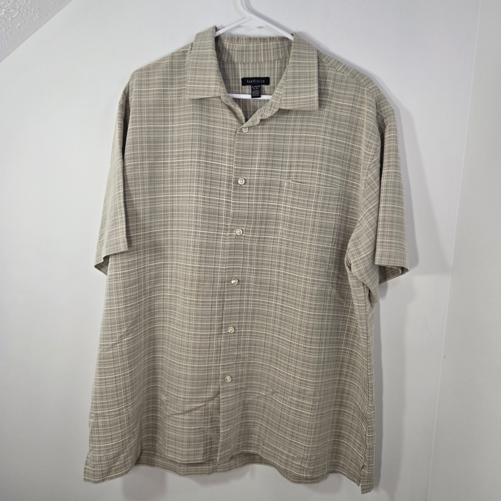 Van Heusen Mens XL Short Sleeve Button Down Shirt Tan Plaid Grid Camp Collar